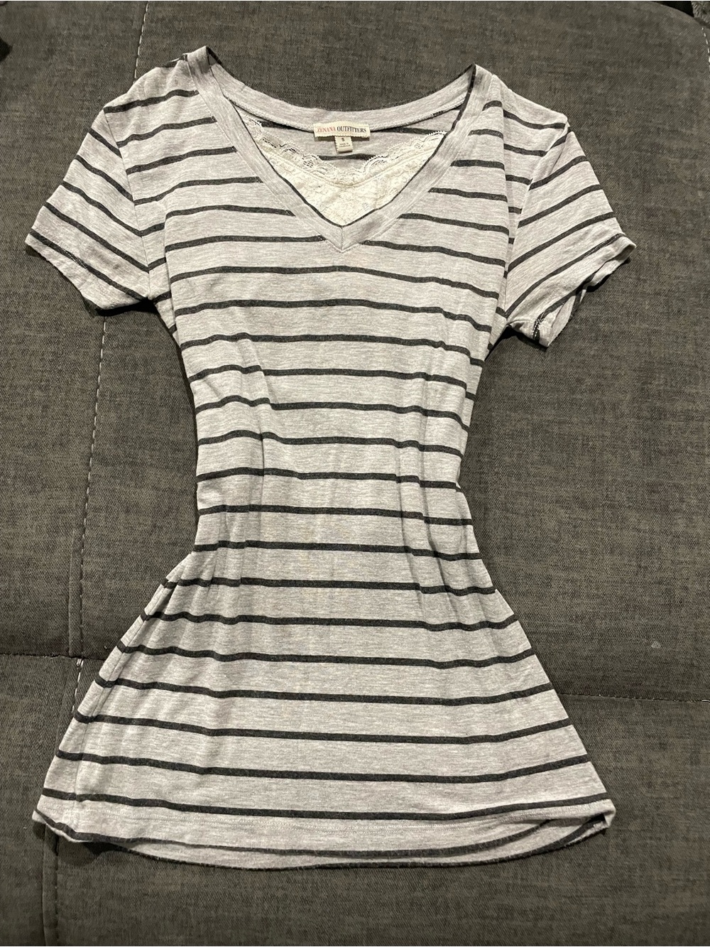 Zenana Outfitters Gray and Black Striped V-Neck Short Sleeve Tee